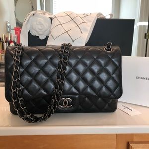 Chanel Jumbo Classic Double Flap Handbag 🖤